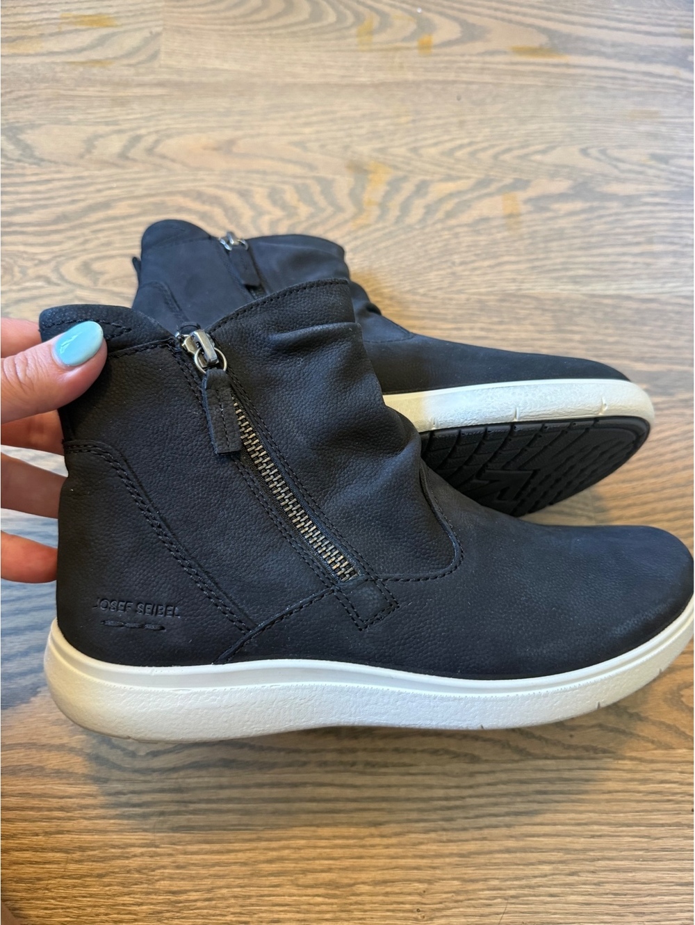 Josef Seibel Women's Black Size 6 Ankle Boots with‎ Side Zipper